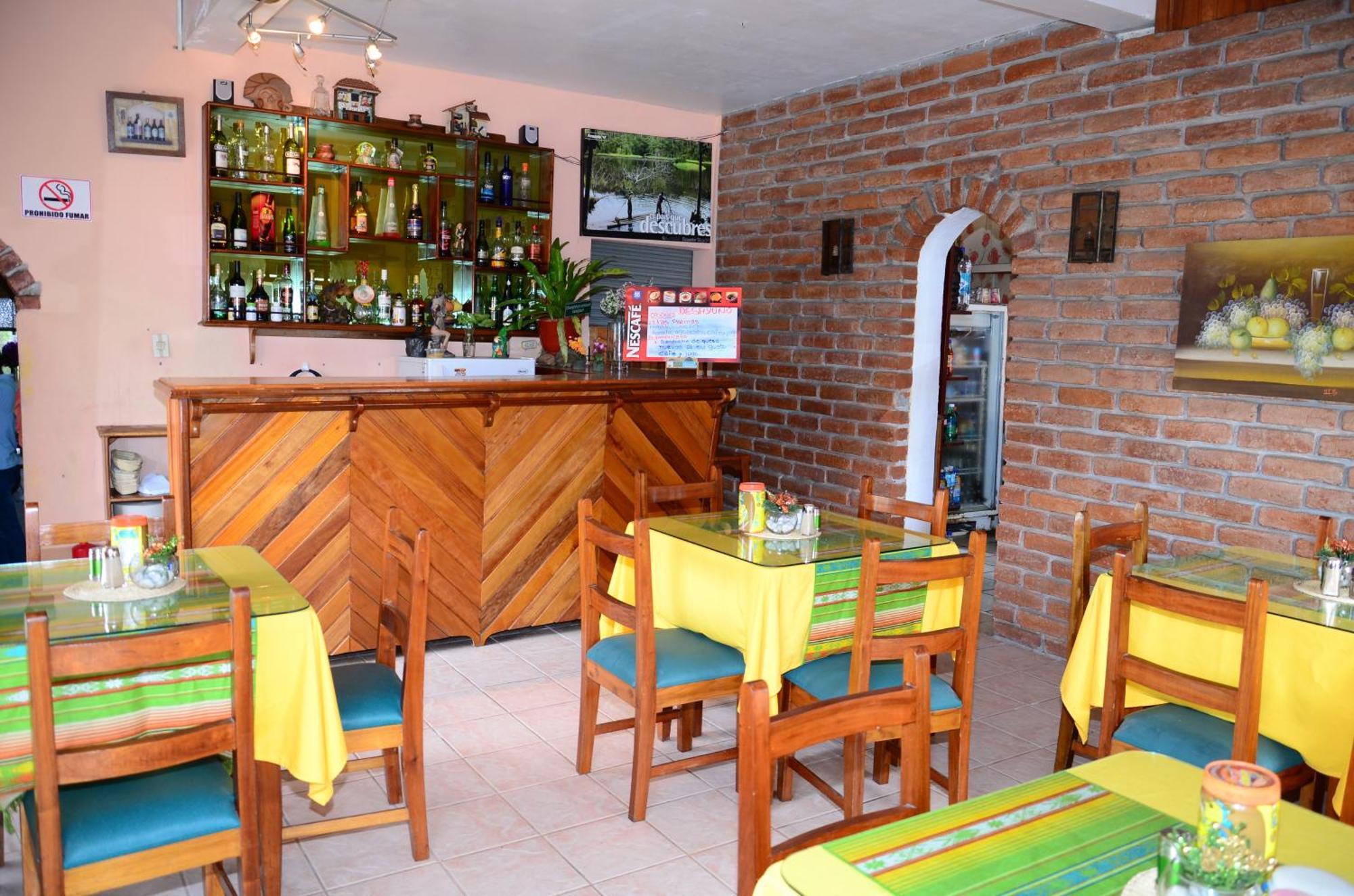 Hostal Las Palmas Puyo Exterior photo