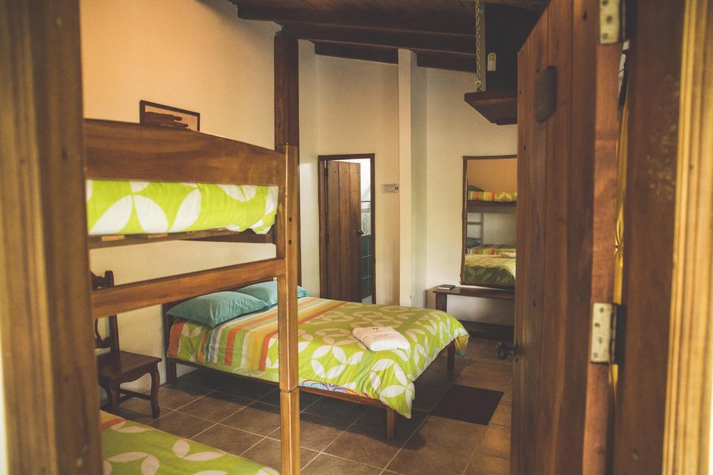 Hostal Las Palmas Puyo Exterior photo